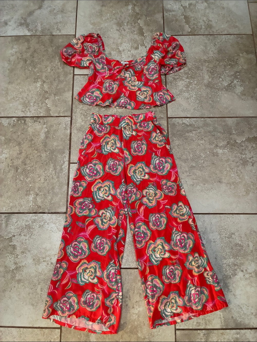 Z Supply Red Floral Wide-Leg Pants and Puff-Sleeve Crop Top Set